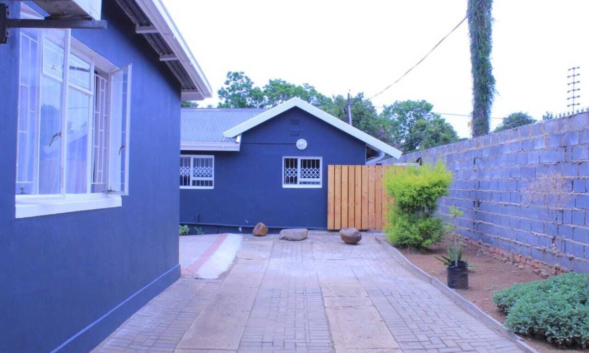 Newcastle House | Newcastle Thully guest house