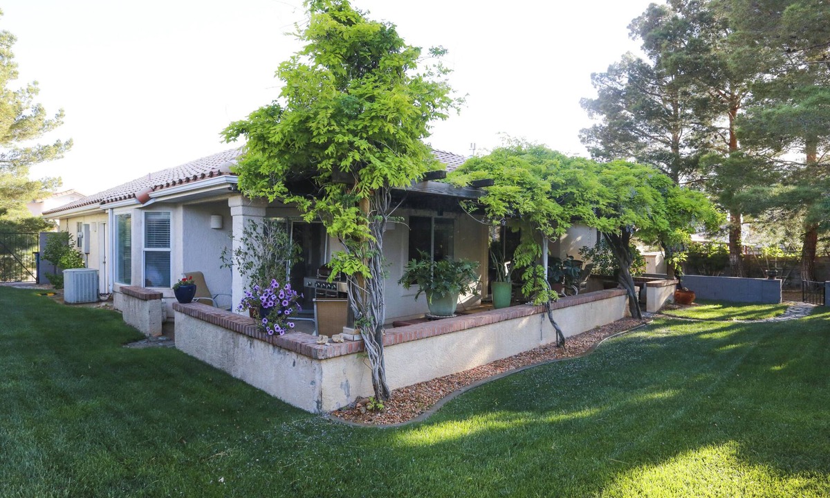 Page House | Oasis in the Desert