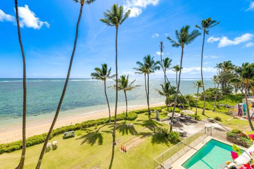 Punaluu House | Oceanfront Condo: Stunning Sunrise & Ocean Views