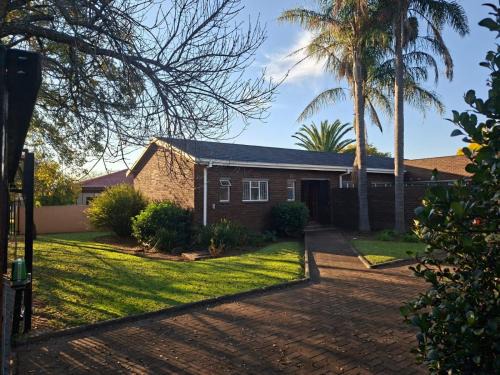 Newcastle Bed & Breakfast | Oolele BnB Newcastle