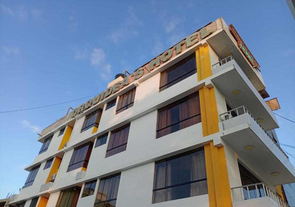 Veintiseis de Octubre Hotel | Orquídea's Hotel