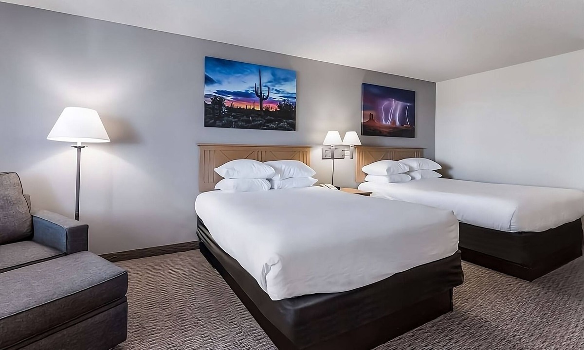 Palm Valley Hotel | Outdoor Adventure! Comfy Unit Near Attractions, Pool, Free Breakfast, Parking