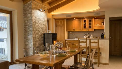 Valtellina Apartment | Paradiso di Grosio - mansarda con vista montagne