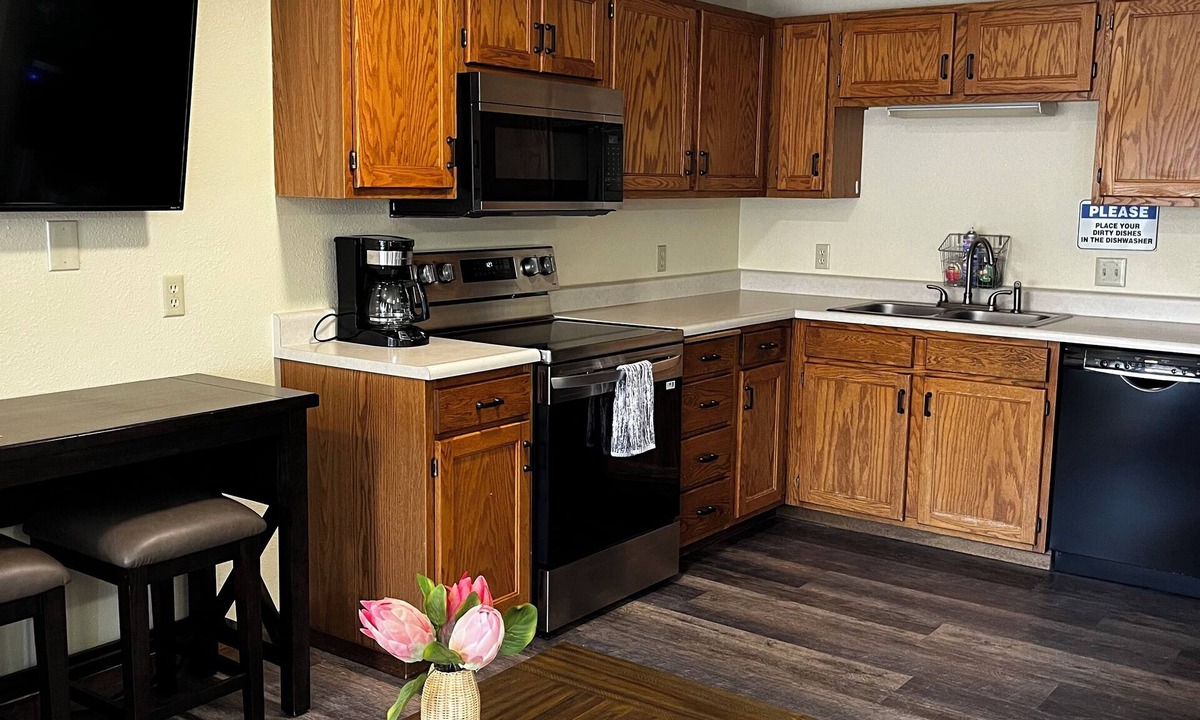 Gardiner Apartment | ParkWay Yellowstone Guest House Yellowstone Riverside studio #6
