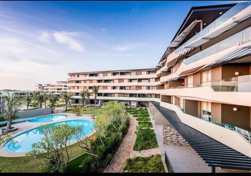Hillhead Apartment | Pebble Beach Sea Views