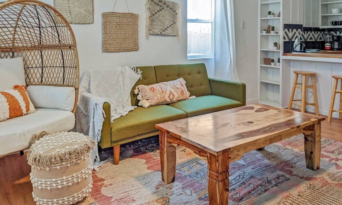 Kanab Bed & Breakfast | Pet-Friendly Near Zion | Hot Tub in Downtown Kanab