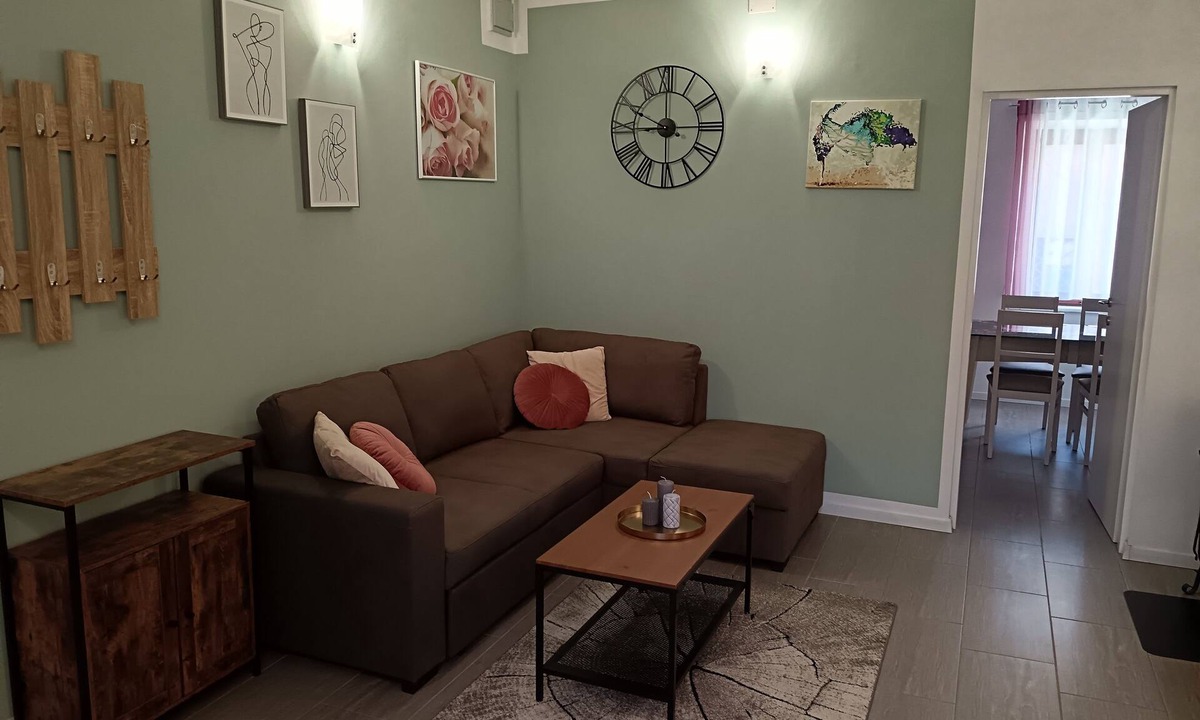 Altavalle Apartment | Pet friendly vacation apartment with private garden