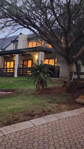 Newcastle Villa | Pine&olive Retreat