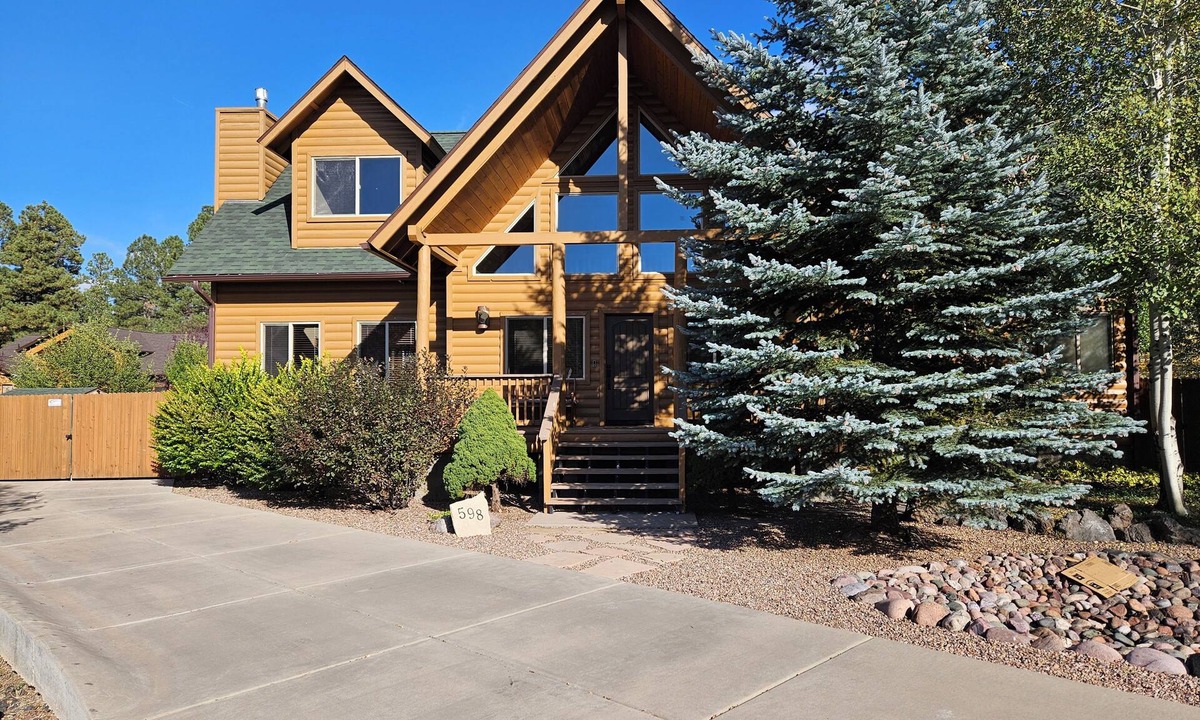 Pinetop House | Pinetop, Arizona 4 bdrm Beauty. Updated and cozy.