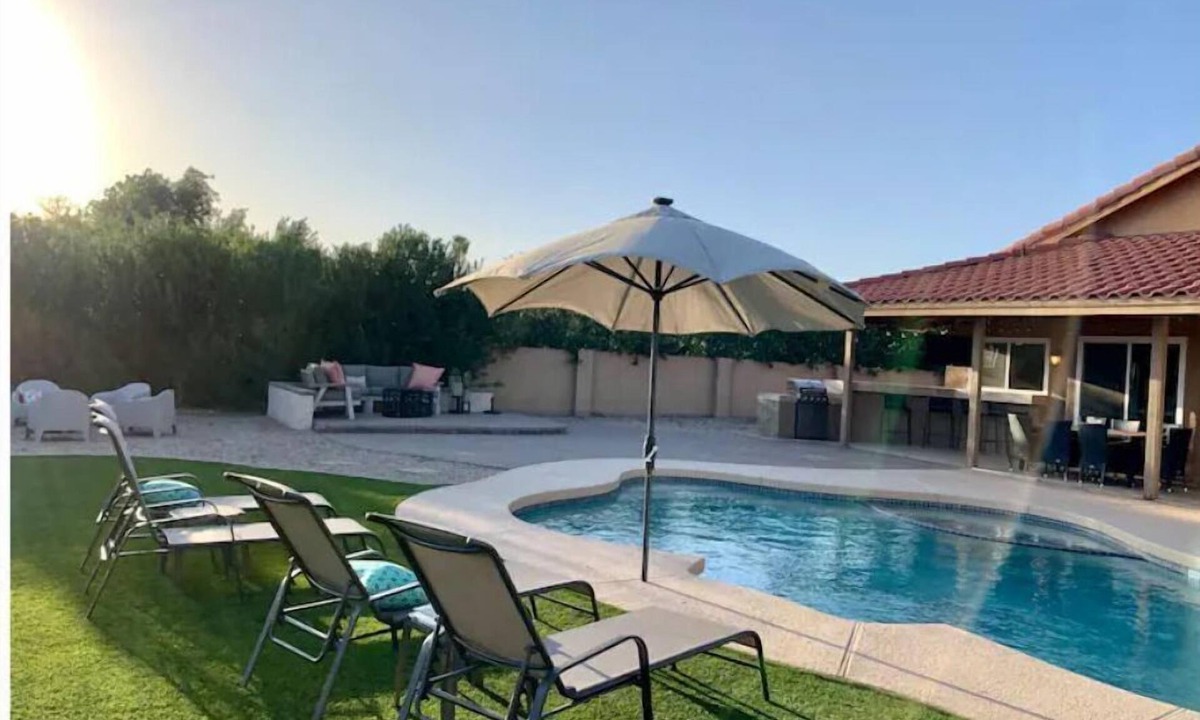 McDowell Ranchos House | Pool Paradise! New heated pool- Outdoor living- bar+tv+fire pit- Central Loc!