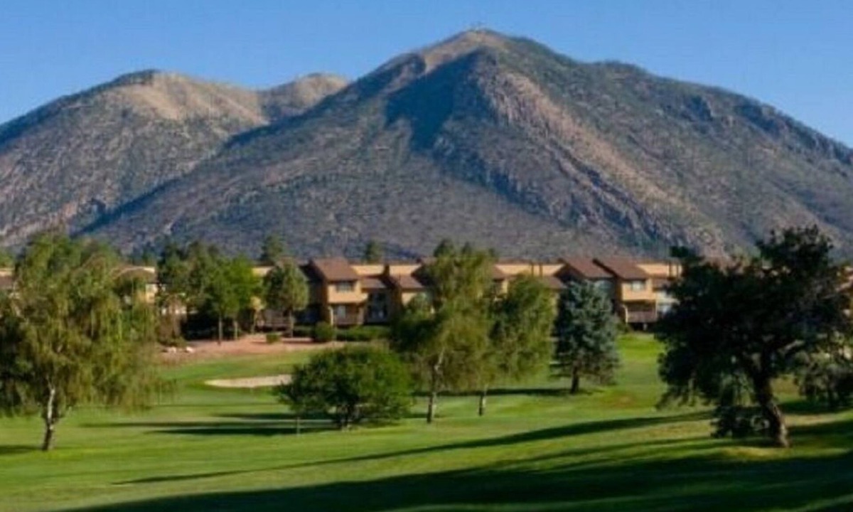 Flagstaff Resort | Price drop, 2-bedroom 2 bath resort with full kitchen, W/D pool, spa & much more