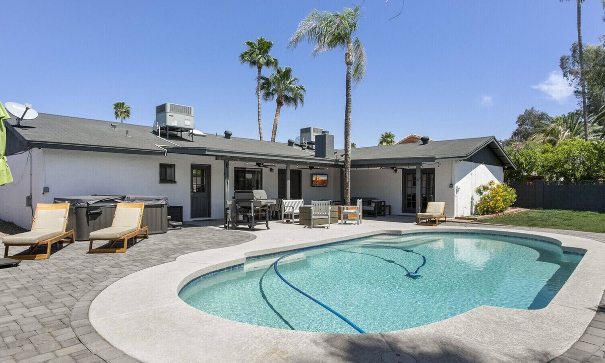 Paradise Valley Village House | *Private Heated Pool & Hot Tub* Minutes to Kierland & Scottsdale Quarter