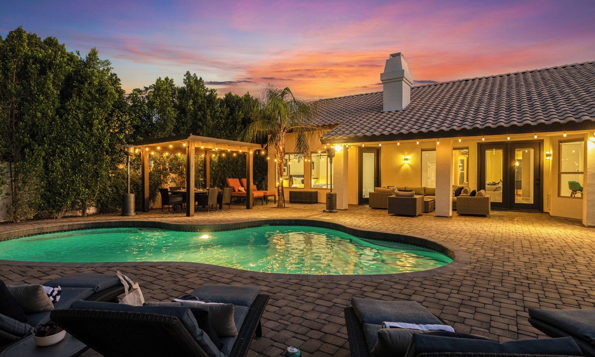 Arabian Crest House | Private Pool, Chef’s Kitchen & Patio Near Old Town Scottsdale | Desert Luma