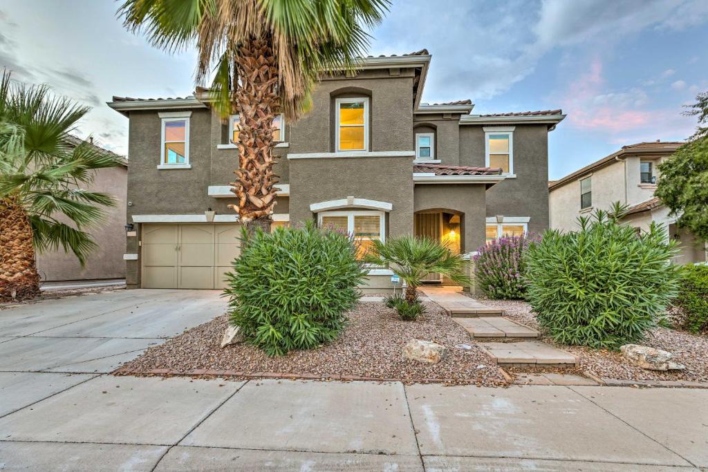 Gilbert House | Private Pool & Hot Tub: Family Home in Gilbert