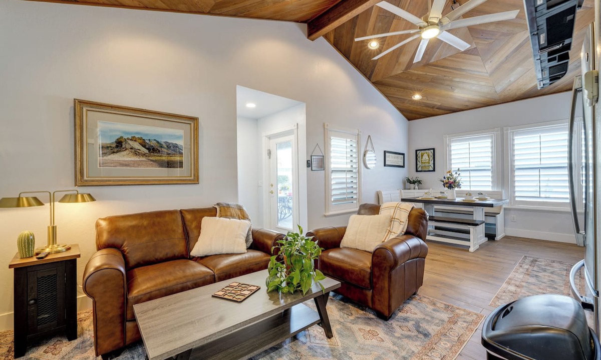 Mesa Apartment | Private Pool & Hot Tub! Relaxing Mesa Apartment