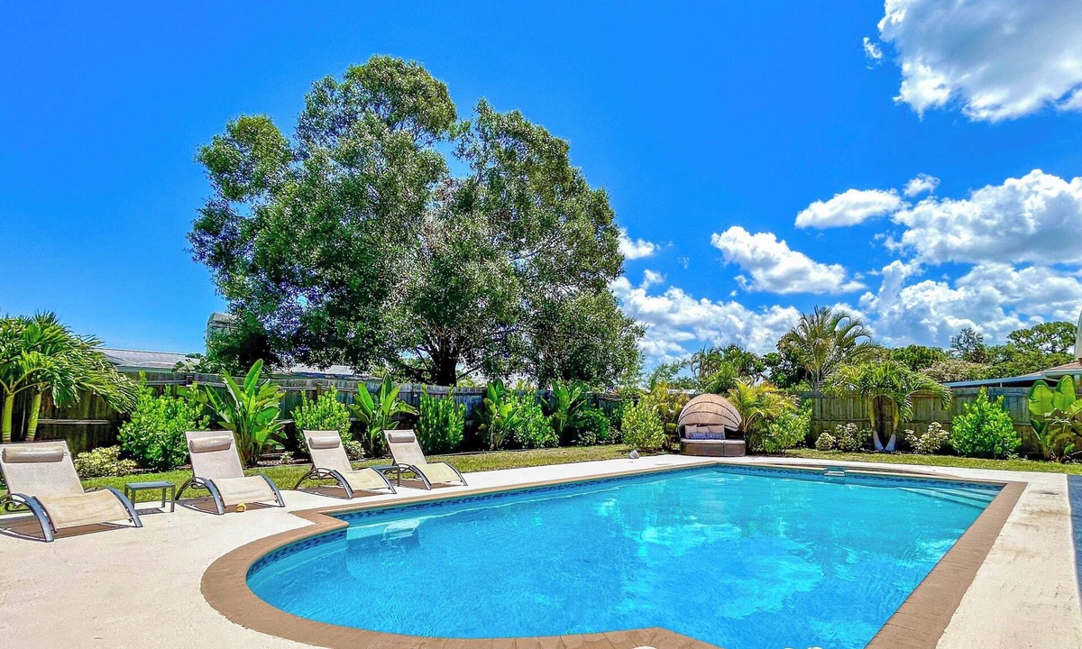 Sarasota Springs House | Private Retreat! 3D Tour! New Hot Tub & Salt Water Pool!