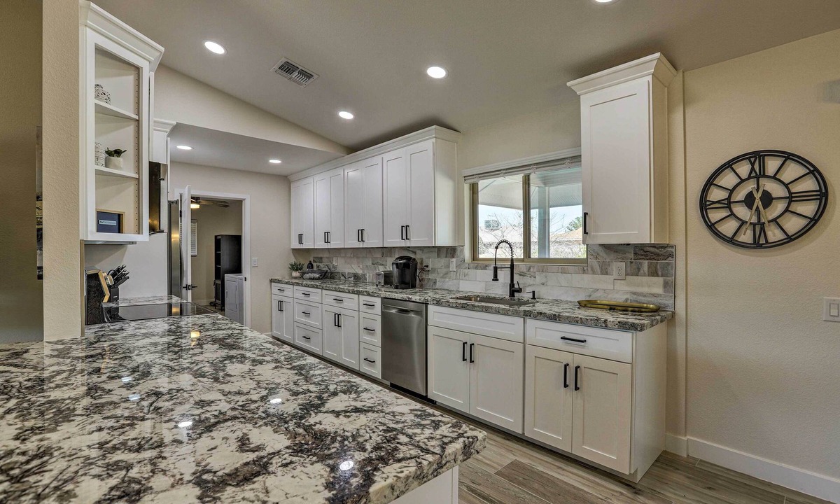 Sun City West Cottage | Putting Green, Grill: Home in Sun City West!