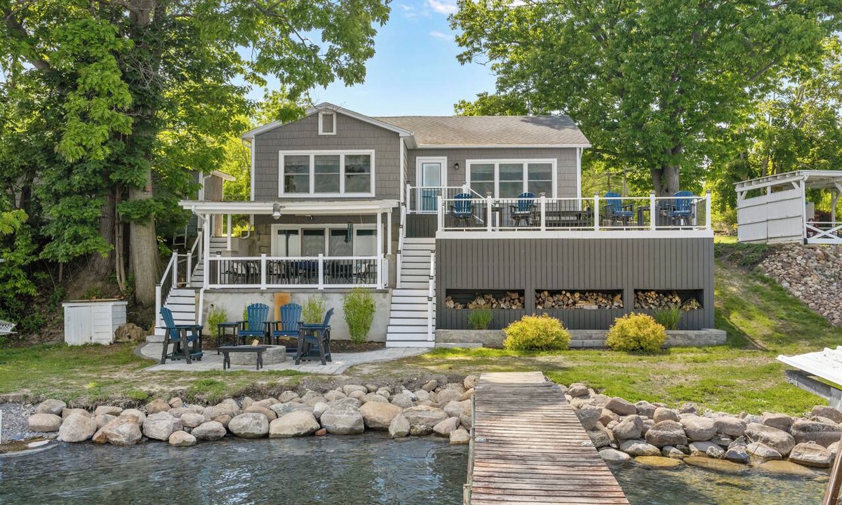 Town of Torrey House | Quack of Dawn - Charming, Pet Friendly, Seneca Lake Retreat!