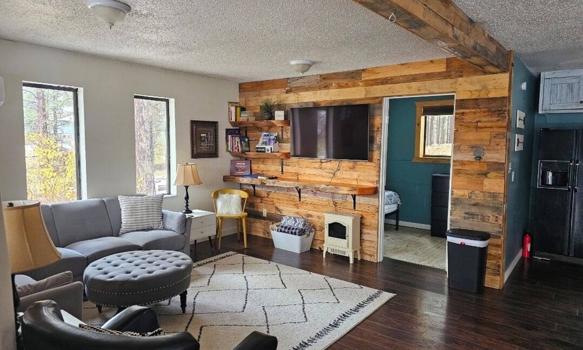 Fort Valley Cottage | Quaint 2 bedroom cottage in the pines