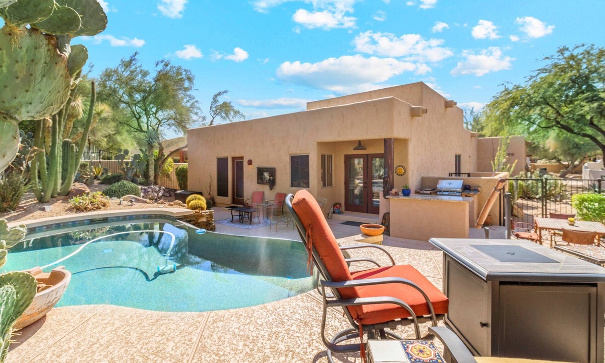 Rancho Villas House | Rancho Villa - Southwestern home in Rancho Manana