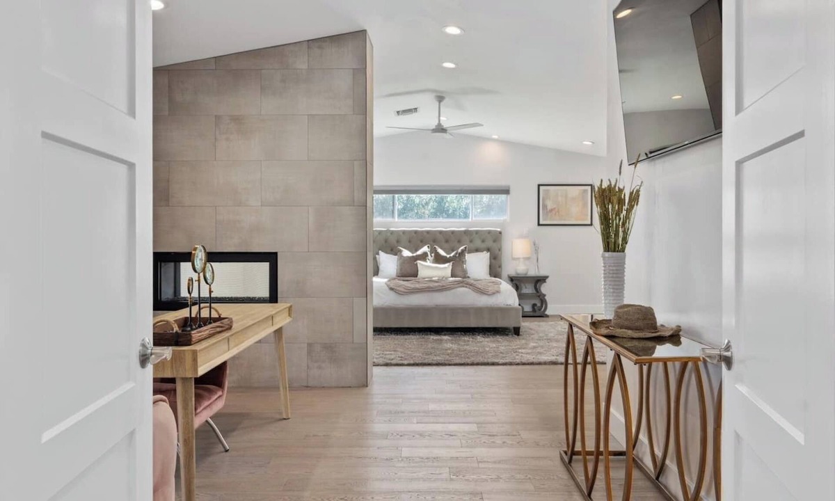 Sherwood Towne House | Refined Arcadia Estate | Chef's Kitchen | Minutes to Scottsdale Nightlife
