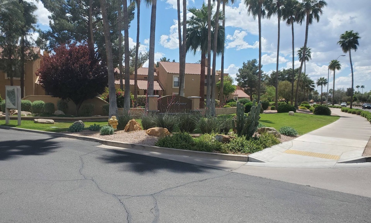 Central Scottsdale Condo | Resort style ground level condo in excellent Scottsdale location off 101 fwy.