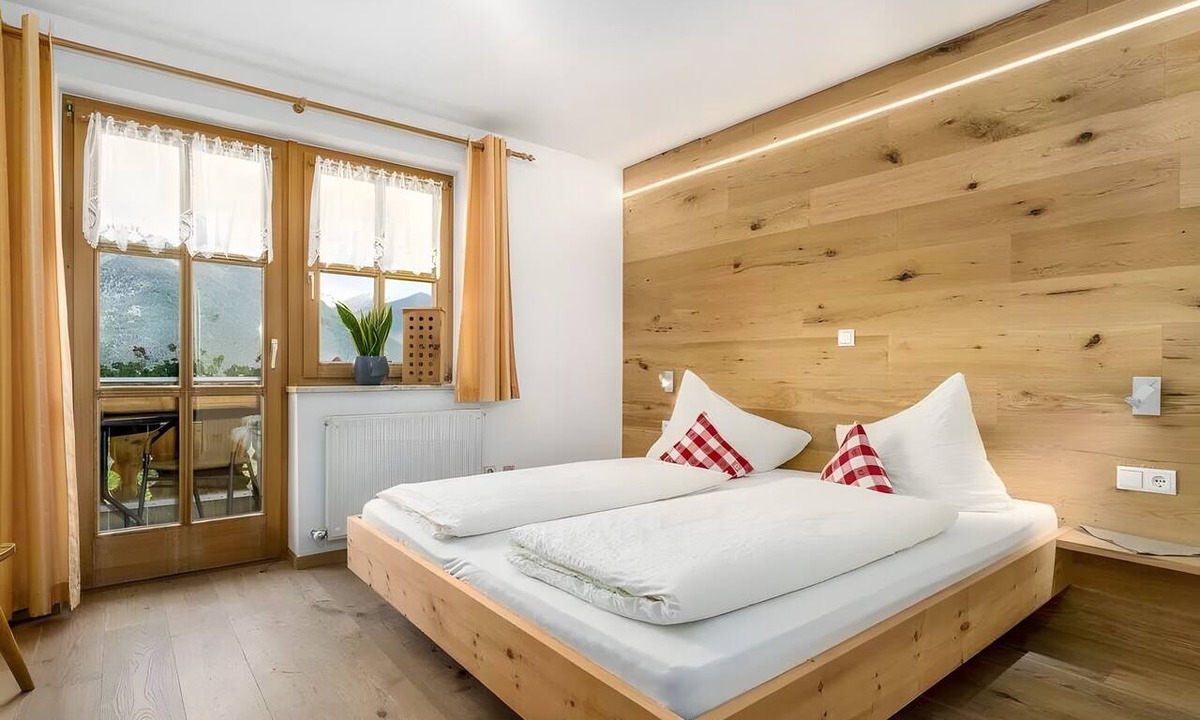 Sluderno Apartment | Room 'Birkenhof Talblick' with Mountain View, Shared Terrace and Wi-Fi