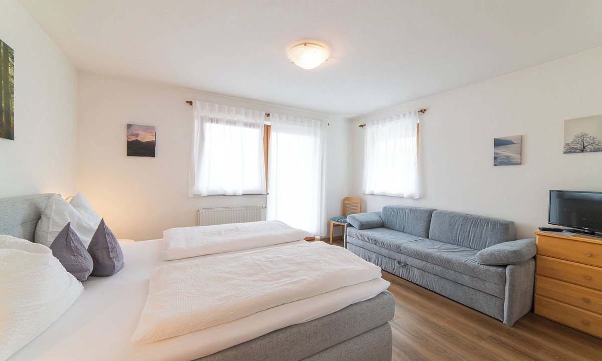 Meltina Apartment | Room 'Klausthaler Zimmer 13' with Mountain View, Shared Terrace and Wi-Fi