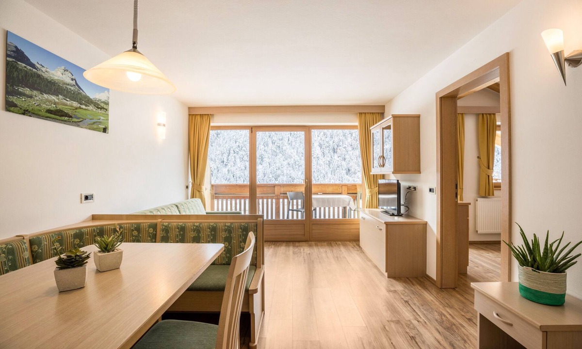 San Vigilio Apartment | Runcac - Holiday Apartment Roterins with Mountain View, Wi-Fi & Balcony