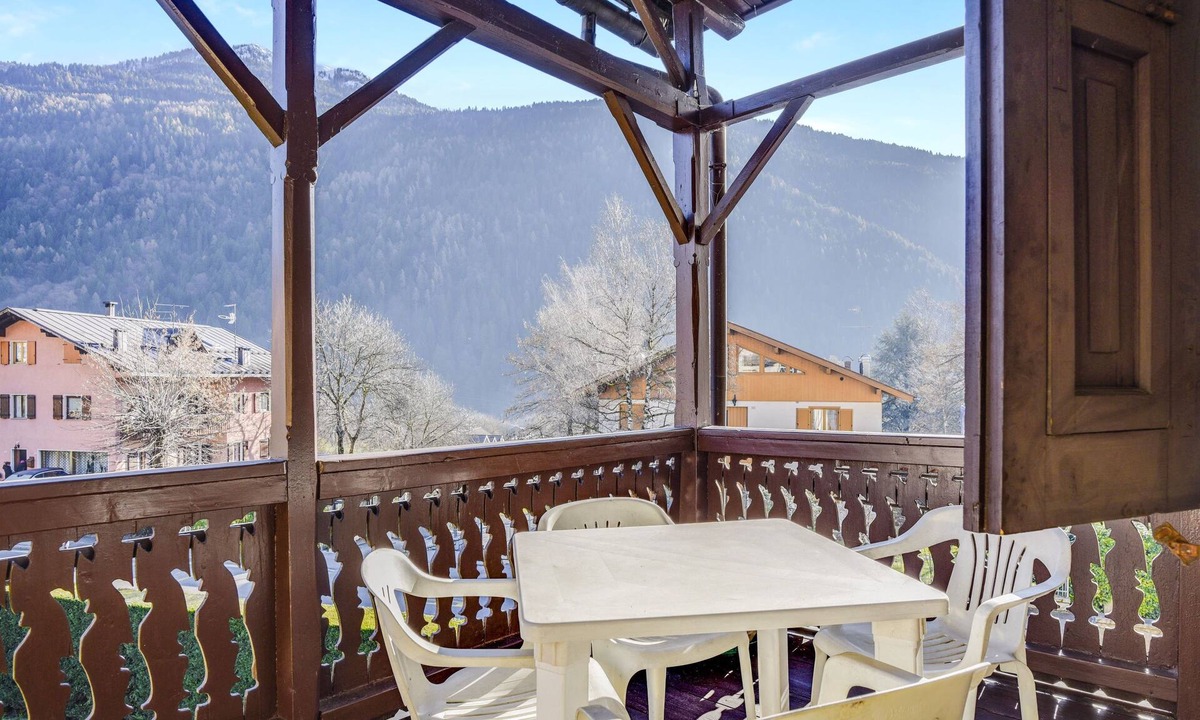 Ragoli Apartment | Rustic Holiday Apartment "The Grandma's old House"