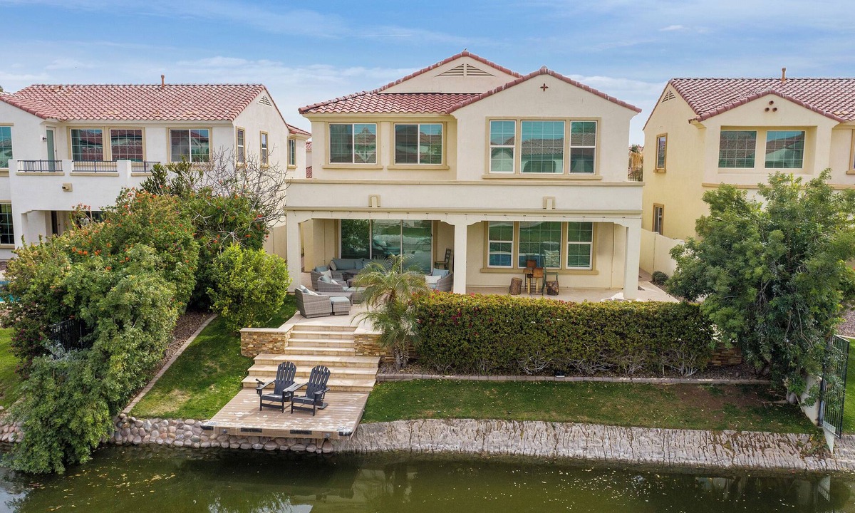 Ocotillo House | Rustic, lakefront Farmhouse w/Pool, 5BR, Pets & Events allowed