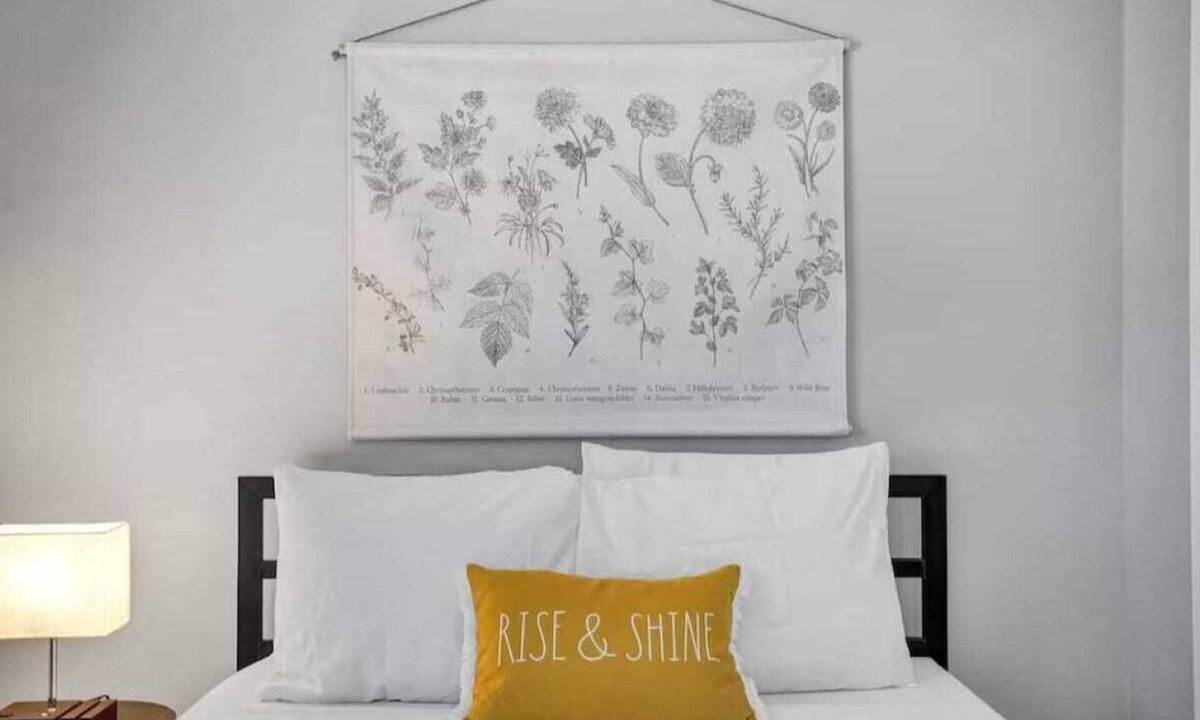 Poinciana Park Apartment | Rustic Retreats Near Las Olas with Pool