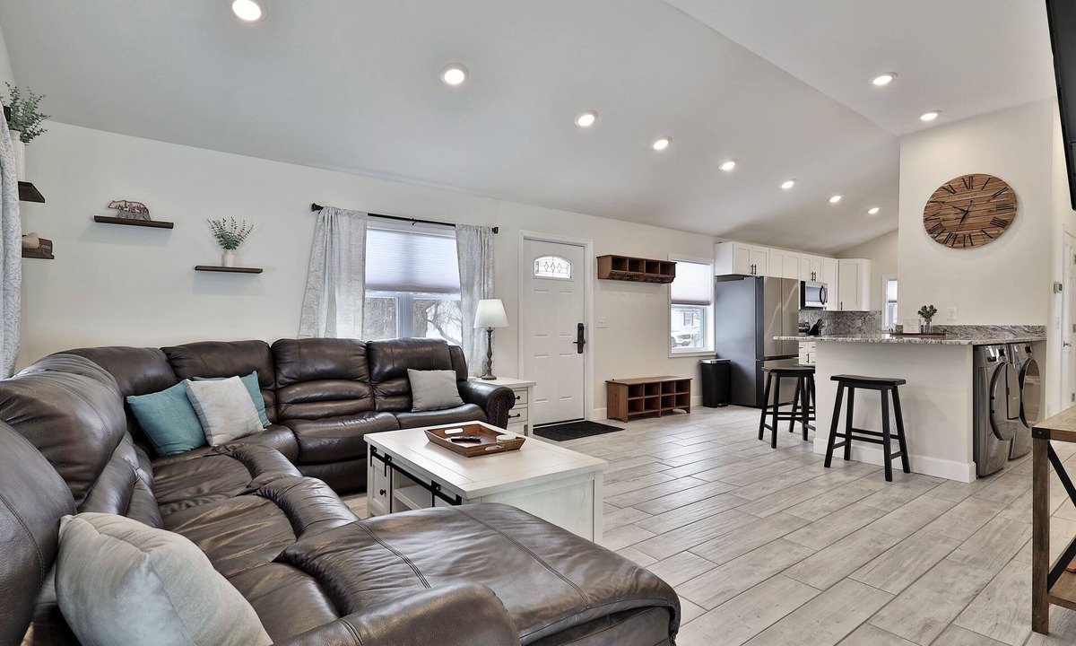 East Haven  Rutland County House | Rutland's Hidden Gem: 2 Br/1ba Renovated Home Close To Everything 2 Bedroom Home