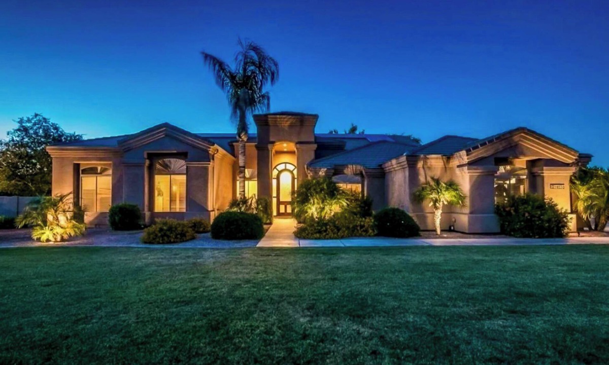 Queen Creek House | Saltwater Pool & Fire Pit: Luxe Queen Creek Oasis!