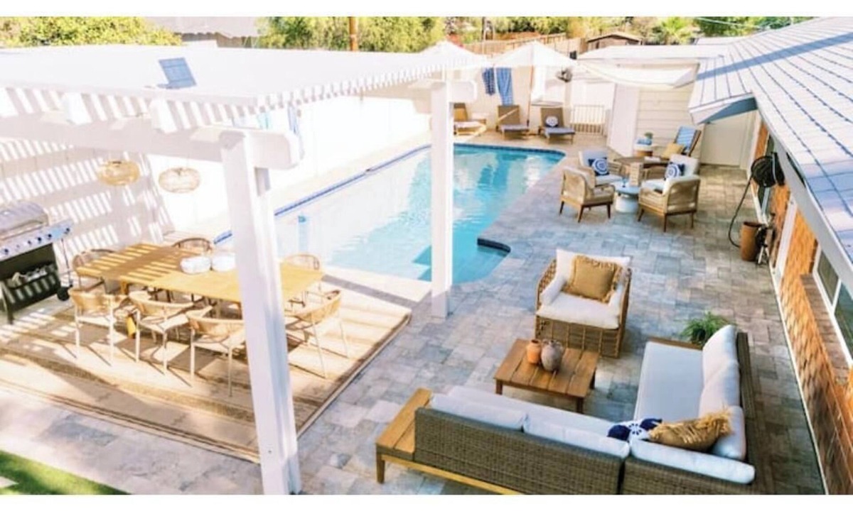 Scottsdale Estates Six House | Sayulita Mexican Beach Vibes just 5min from Old Town! Heated pool, no bunk beds!