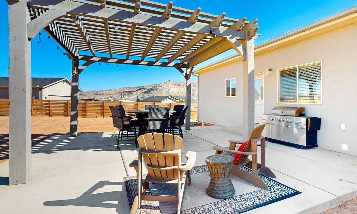 Big Water House | Scenic dog-friendly acreage with enclosed yard, grill, open layout, & streaming