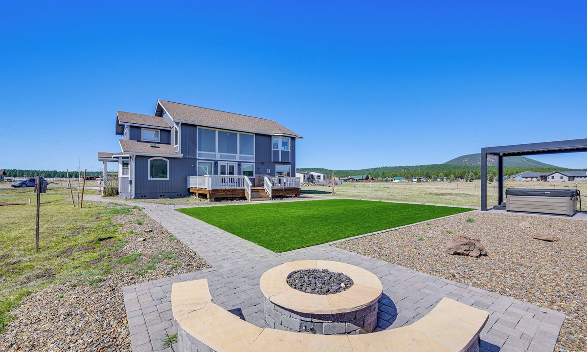 Baderville House | Scenic Flagstaff Home w/Hot Tub & Mountain Views