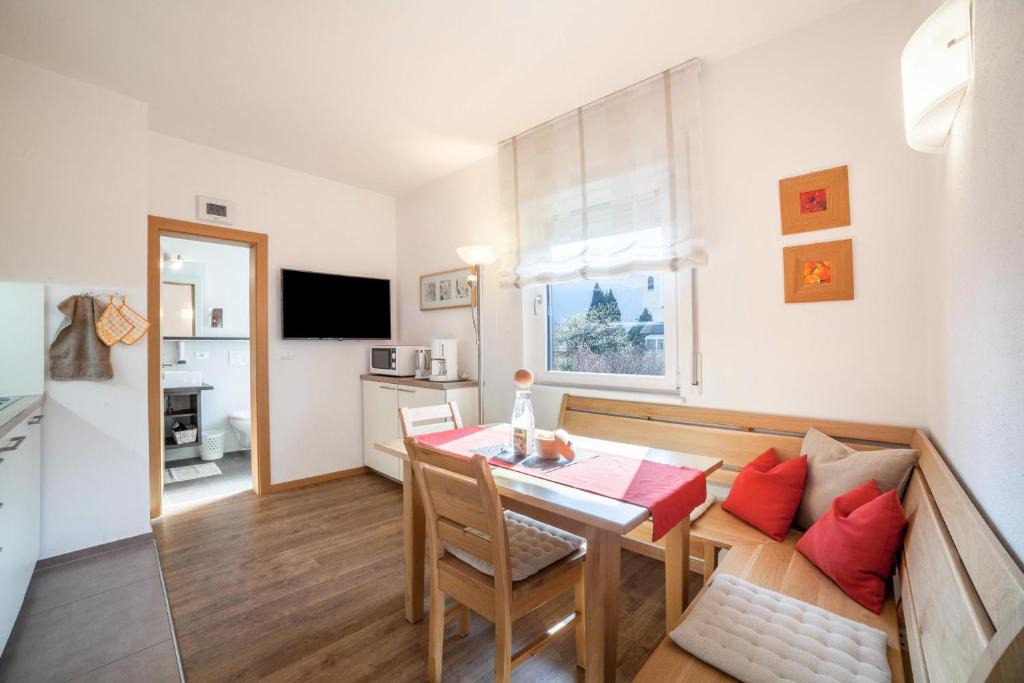 Rabla Apartment | Schnitzer Ferienwohnung Hagebutte
