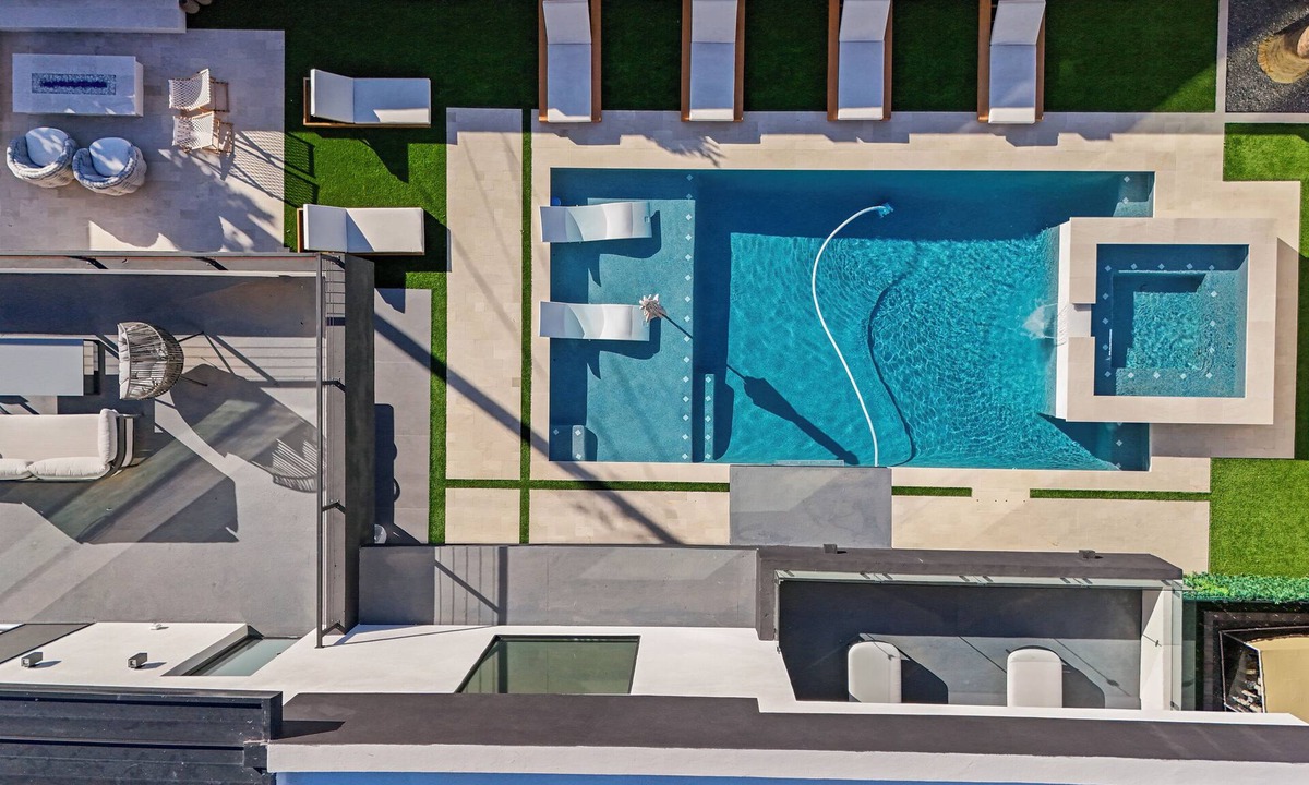 South Scottsdale Villa | Scottsdale 6BR Luxury Home Heated Pool Spa Sleeps 13