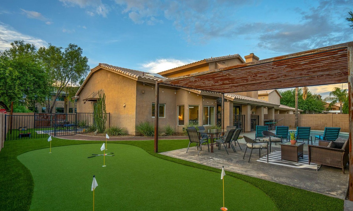 Desert Paradise Estates House | Scottsdale Entertainer's Paradise | Pool | Game Room | Putting Green