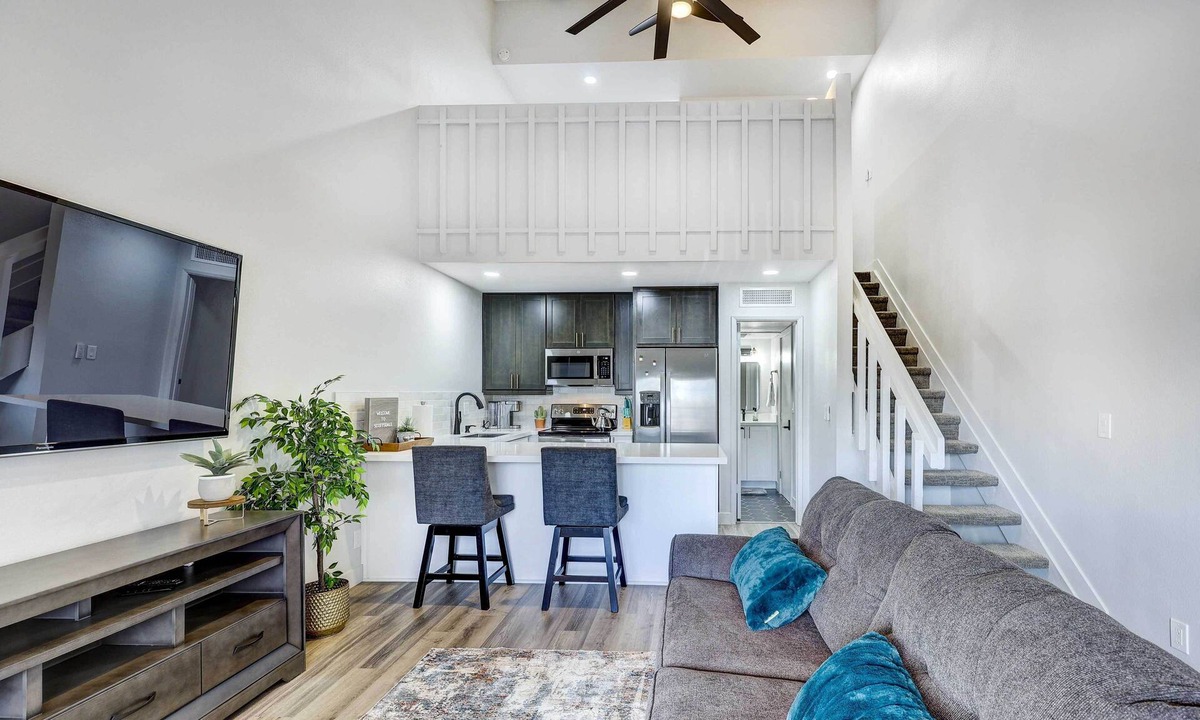 Village Grove Condo | Scottsdale Loft w/Pool ~ 2 Mi to Old Town!