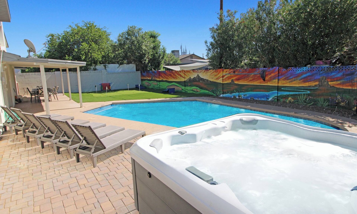 Park Scottsdale Four House | ☀Scottsdale, Pool, Putting green, HotTub & Putt Putt, large kitchen, 6BR