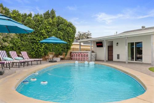 New Papago Parkway Villa | Scottsdale Retreat Pool Spa Fire Pit Games