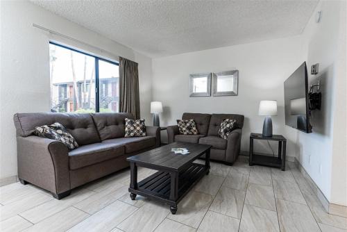 South Scottsdale Apartment | Scottsdale's premium short term getaway, Fully furnished 1 bedroom homes, FREE Golf, cable, utilities, Wi-Fi, parking, pool, and bike trails- Unit 112 apts