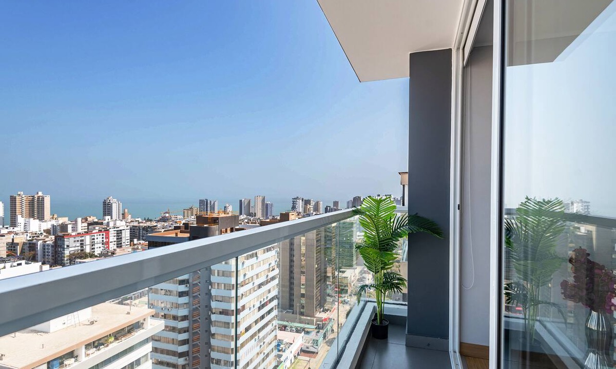 Miraflores Apartment | Seaview Balcony 4BR/3BA MIRAFLORES