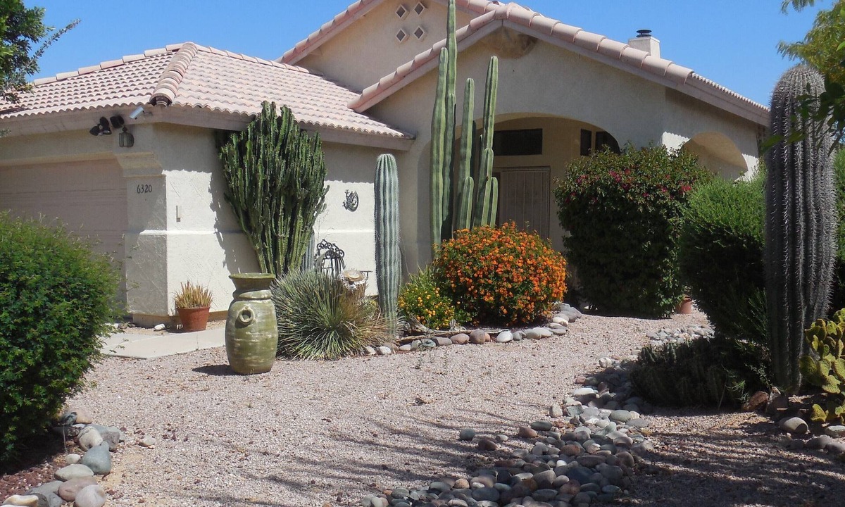 East Mesa House | Shiatsu Shangri-La on World Class Golf Course! On Site EV Charging.