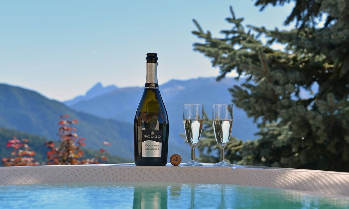 Maranza Apartment | Ski-In /Ski-Out Apartment with Balcony, Sauna, & Jacuzzi; Pets Allowed, Parking Available