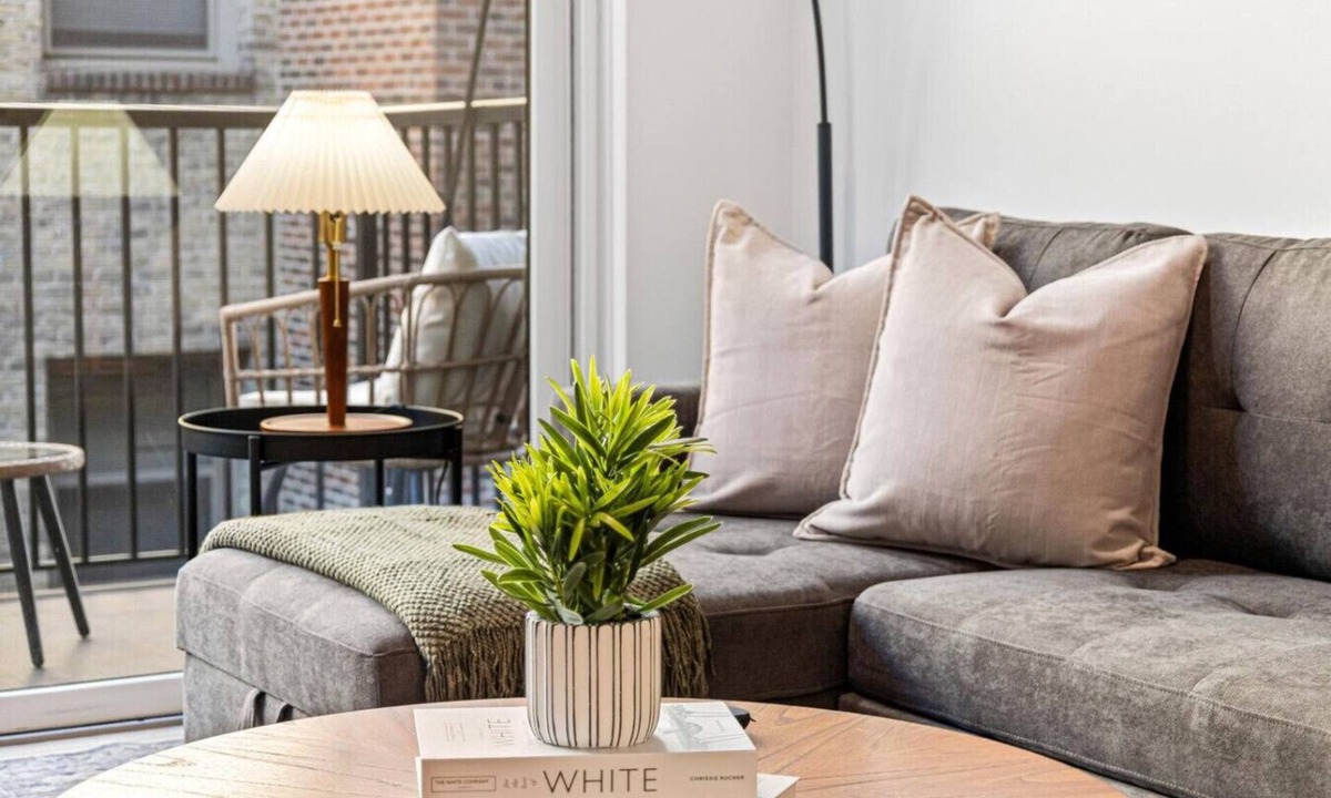 Carag Apartment | Sleek & Urban 1 Bed 1 Bath with Gym, Wi-fi & Patio
