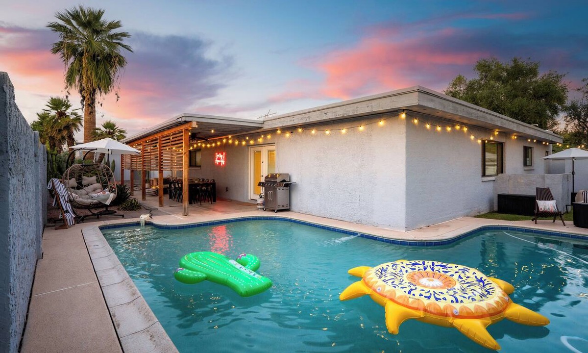 Camelback East House | Sleeps 16! Luxury Phoenix Retreat Near Biltmore- Pool, Theater & Game Room.