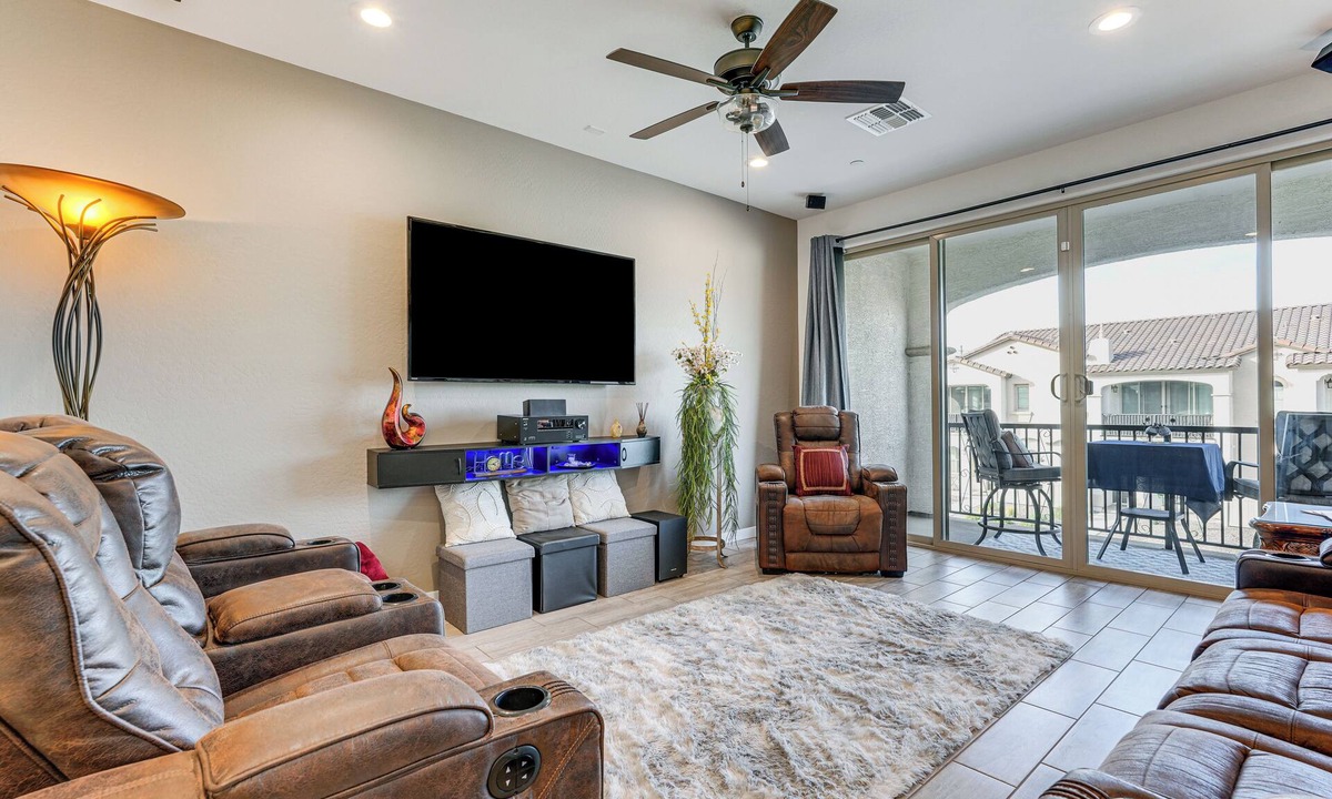 Gilbert House | Snowbird Escape w/Pool, 7 Mi to Dtwn Gilbert!